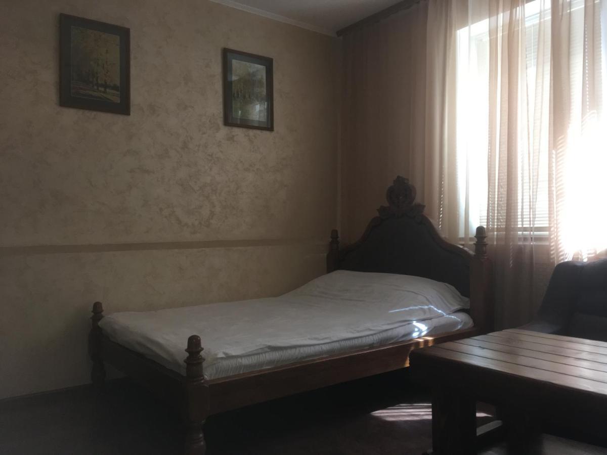 Міні-Готель Нептун Rivne Eksteriør bilde